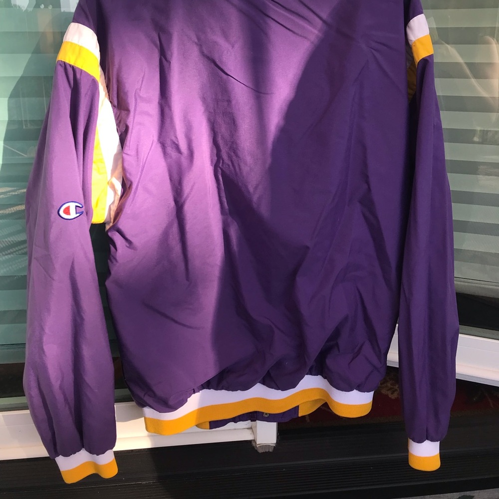 VINTAGE 💛LAKERS💜 CHAMPION MEDIUM MEN’S WINDBREAKER GREAT CONDITION - Picture 7 of 11
